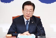 연휴 밥상민심은 이재명에게?…"서부지법 사태·우클릭 효과"