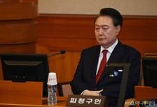 정권교체 49% vs 연장 45%…국민의힘 43%·민주당 41%-리얼미터