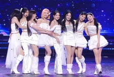 [단독] 프로미스나인 리더 이새롬 “마지막 알고 오른 ‘가요대제전’, 끝나고 많이 울어”(인터뷰)