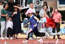 요즘 10대들, 학교 끝나고 헬스장으로…"건강이 최고, 술·담배 안 해요"
