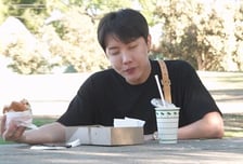 '나 혼자 산다' BTS 제이홉, LA 공원서 우아하게 즐긴 뜻밖의 음식 [오늘밤 TV]