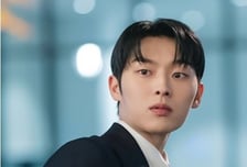 '그놈은 흑염룡' 최현욱, 키스해 놓고 소개팅한 문가영에 질투 폭발! [오늘밤 TV]