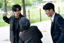 '보물섬' 박형식, 기억상실에 아군과 적 분간 못하고 으르렁 [오늘밤 TV]