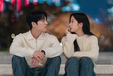 "아찔하고 달달하게"...'그놈은 흑염룡' 문가영♥최현욱, 사내 비밀 연애 시작 [오늘밤 TV]