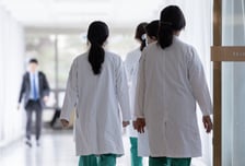 정부가 내밀 '의료개혁 2차 방안' 발표 전부터 삐그덕, 왜