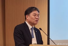 "응급실 뺑뺑이 더 늘었다…응급환자 전원율, 미국의 3배"