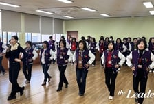 ‘흰머리 초딩’ 되니 친구들이 생겼어요