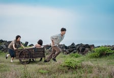 한껏 쓰고 진저리치게 달콤한 한편의 서정시, '폭싹 속았수다'