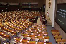 정권교체 57% vs 정권연장 37%…민주당 45%·국민의힘 36%