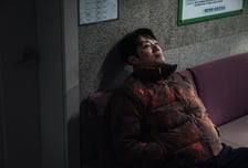 '악연', 인간 본성에 대한 냉혹한 서정시