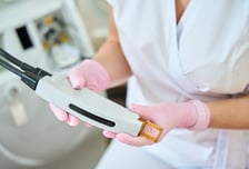 미용시장 개방→필수의료 육성 기대했는데…尹 파면에 이대로 끝?