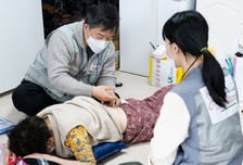 산불 피해 현장서 약침 놓은 한의사들 "재난 시 국민 지킬 것"