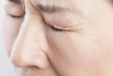 예방법도 없다…나이 드니 눈 속까지 생긴 주름, 시력도 '뚝'