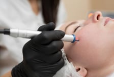 "한의원서 감히 미용 시술?"…별점 테러범 정체, 알고보니 의사들