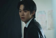 죽음을 전하는 첫사랑 공명, 그라서 가능한 청춘 서사