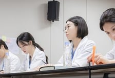 언슬전 ㅣ 불편한 현실을 잊게 할까?