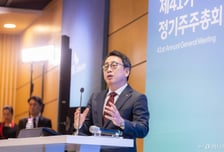 유영상 SKT 대표, 3년 만에 'WIS' 불참..."해킹 사고 수습할 듯"