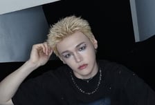 저스트비 배인의 커밍아웃, K팝이 외면해 온 판타지의 균열 [K-POP 리포트]