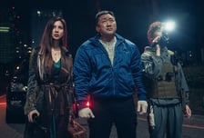 '거룩한 밤: 데몬 헌터스', 자기복제와 클리셰의 향연