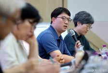 "투쟁 방향성 의문"…서울대 사직 전공의들, 사태 장기전에 균열 조짐