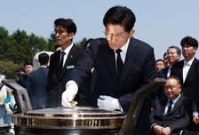 매도호가 안 내려간 김문수 테마…오늘밤 10시 트럼프 펜대에 초점