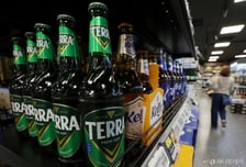 "비용 효율화로 하이트진로 깜짝 실적…가격 인상도 긍정적"-신한