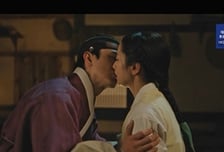 '귀궁' 육성재-김지연, 입덕 부정기 끝 '눈물의 입맞춤'...자체최고 10.7% [종합]