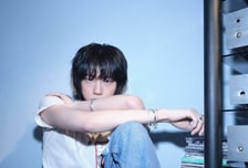 방탄소년단 진, 英 오피셜 싱글·앨범 메인 차트 나란히 입성