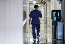 "지방 병원은 '폭망'"…130명 뽑는데 2명 지원, 전공의 여전히 '버티기'