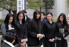 단단히 막힌 뉴진스 독자 활동..法 "위반 시 1회당 10억 원 배상"