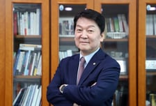 안철수 "선거도 야구처럼…끝날 때까진 끝난 게 아냐"[인터뷰]