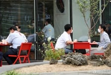 코로나 때 사회적 거리두기, 암 생존자-심장·뇌질환 '거리'도 넓혔다