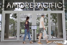 아모레퍼시픽, 중국서 반등 시작…목표가 17.5만원↑-NH