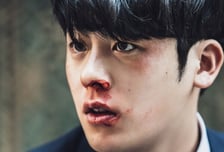 'ONE: 하이스쿨 히어로즈', 주먹으로 쓰는 복면 모범생의 성장기