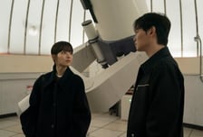 '미지의 서울' 박보영-류경수, 아주 특별한 서울 데이트 포착 [오늘밤 TV]