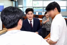 '단일대오' 박단 사퇴 발표 직후 전공의들 "정부와 해답 찾을 준비"