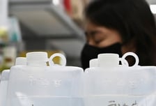 "조개 입 벌려도 5분 더 익히세요"…'치사율 50%' 장마철 불청객