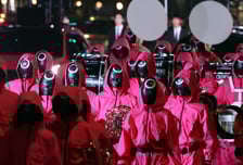 '오징어게임3' 글로벌 1위 찍었는데 왜…주식 산 개미들 '비명'