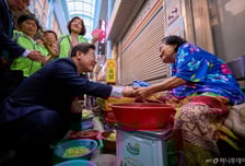 "내가 원한 대통령" "경기 살려주길"···이재명 대통령을 향한 민심