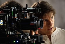 톰 크루즈와 브래드 피트, 영화에 진심인 베테랑 형님들 [할리우드 리포트]