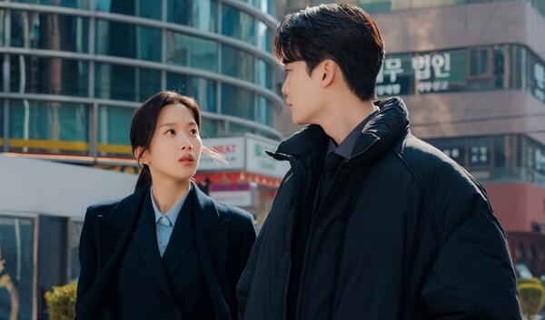 '서초동' 이종석-문가영,  식사자리서 치열한 법률공방전...뭔일이야? [오늘밤 TV]