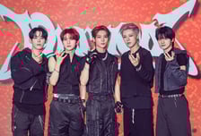 이름 바꾼 나우즈, 강렬한 'EVERGLOW'로 확실한 리브랜딩