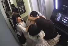 '베트남 포토부스 폭행' 한국인, 회사 잘렸다…"출장 중 벌어진 일"