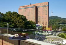 호텔신라, "2Q 실적쇼크…호텔가치 상승 주목"-IBK