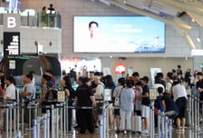 "진에어, LCC 간 '출혈 경쟁'에 재무구조 악화… 목표가 ↓"-NH