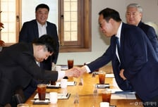 의협 "환자 안 보는 의대생, 사과 필요? 전공의 복귀 여부, 논의 더 해야"