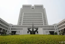 구속되자 갑자기 한 자백에 무죄→유죄로…대법 "신빙성 없다"