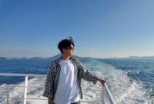 "무공해 매력 발산"…임영웅, ‘섬총각 영웅’으로 여름 접수