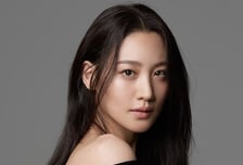 수현, 제30회 부산국제영화제 폐막식 사회 본다