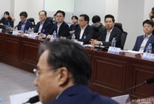與 물가대책TF 만난 식품업계 "국내 B2B 시장 설탕가격 인하"